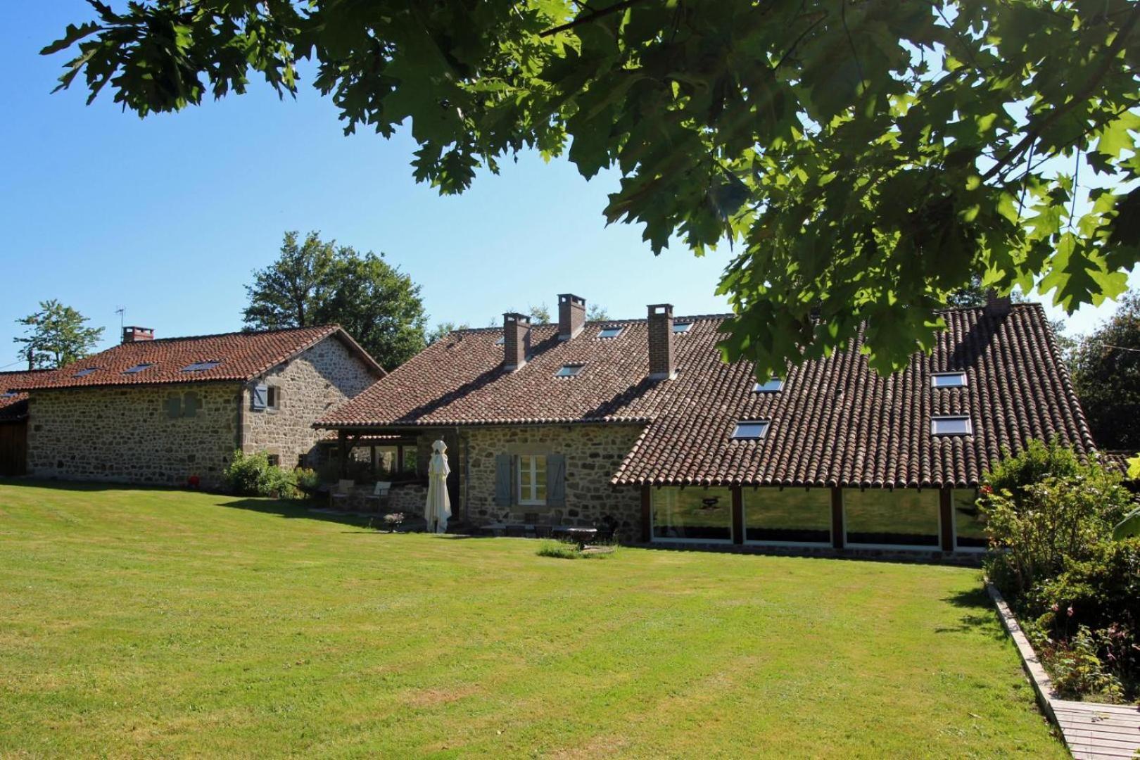 La Grande Foret Saint-Jouvent Extérieur photo