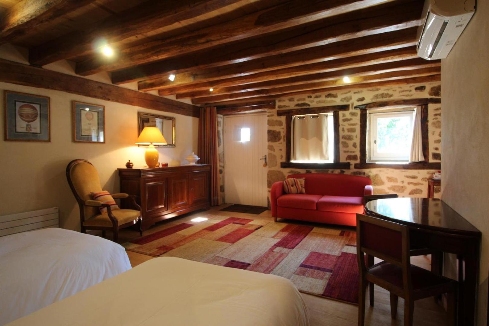 La Grande Foret Saint-Jouvent Extérieur photo