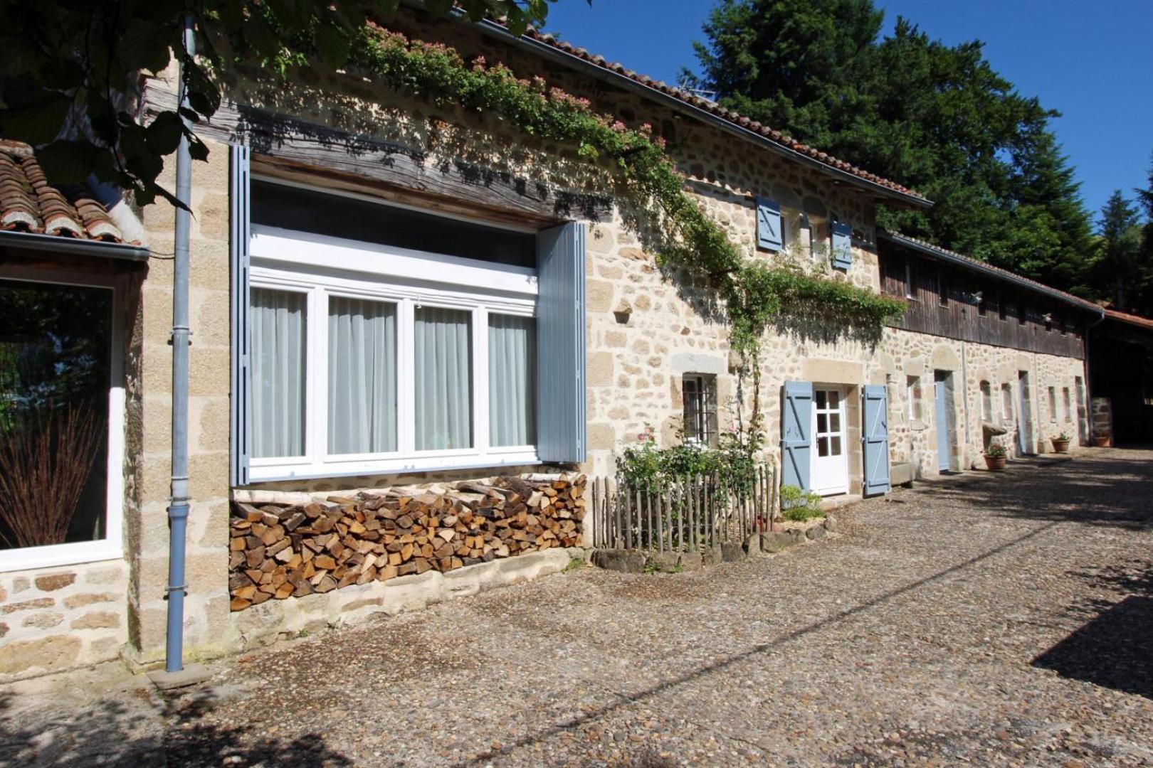 La Grande Foret Saint-Jouvent Extérieur photo